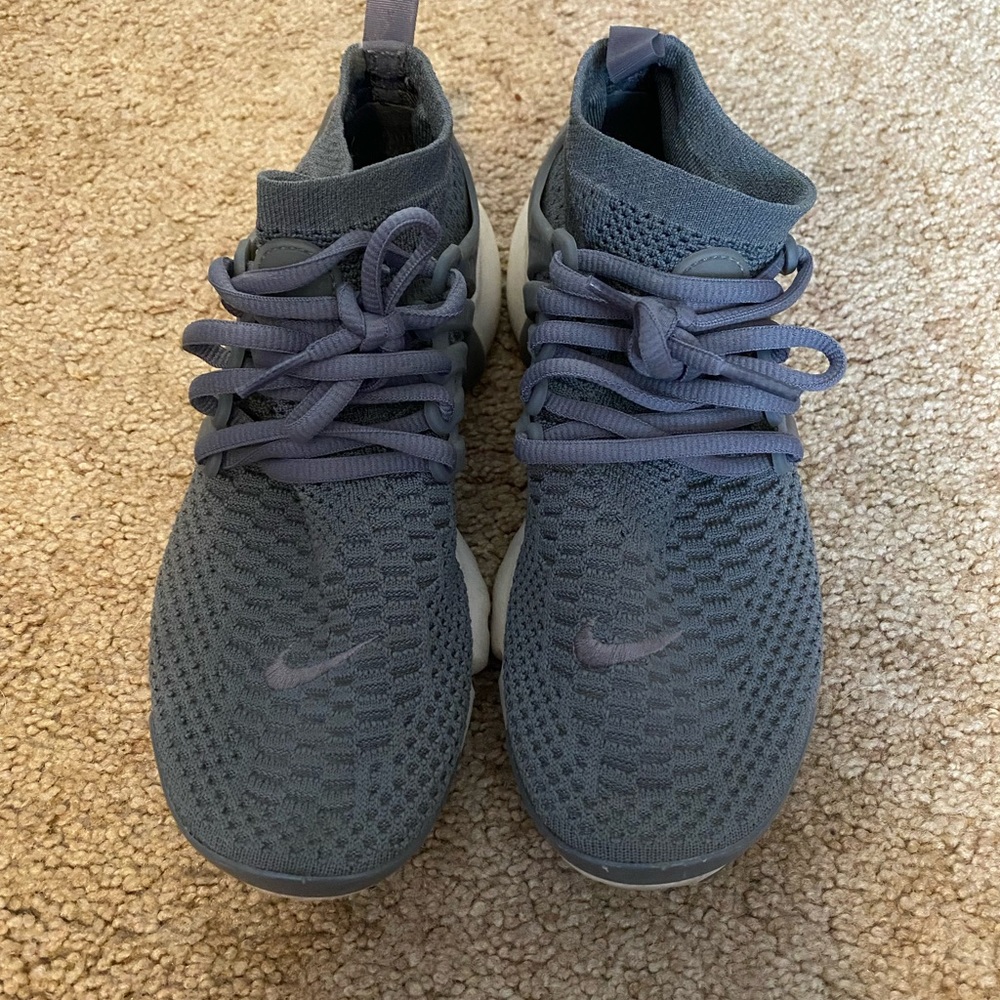 Nike Women’s high top Prestos